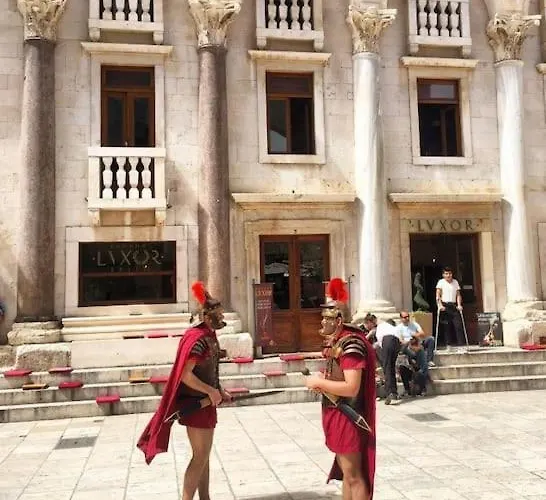 Tihi Val 스플리트