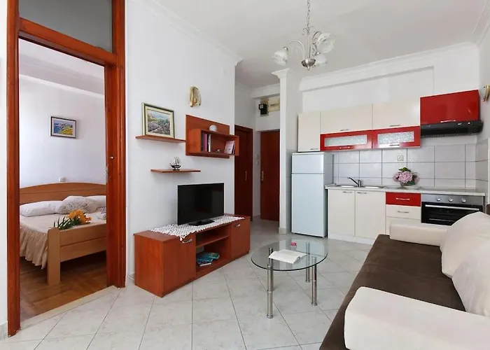 Tihi Val 아파트 *