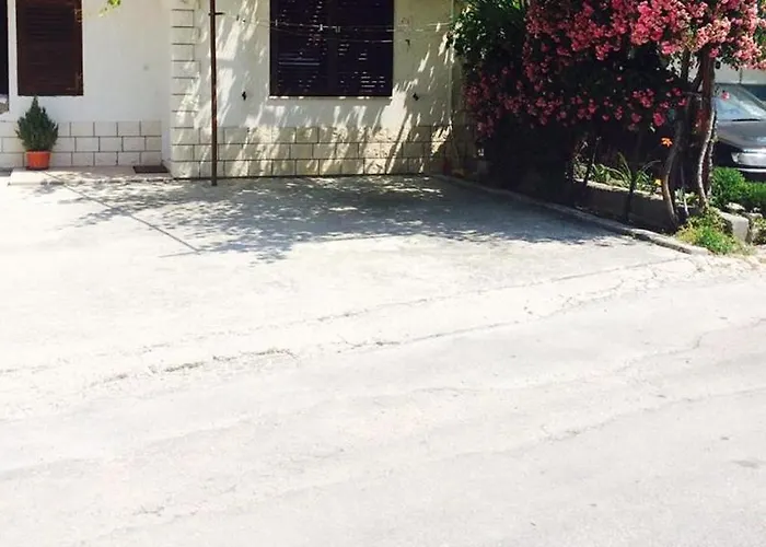 Tihi Val Apartamento *